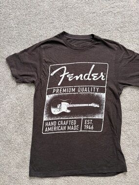 Fender Black Short-Sleeve Graphic Tee with White Guitar Print